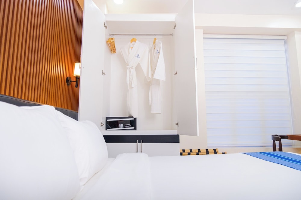 Executive Room - Photo 14