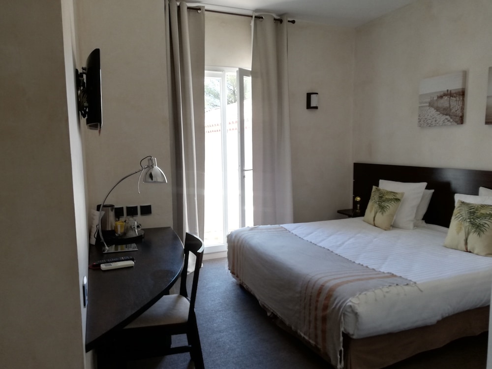 Superior Double Room, Balcony, Garden Area photo 3