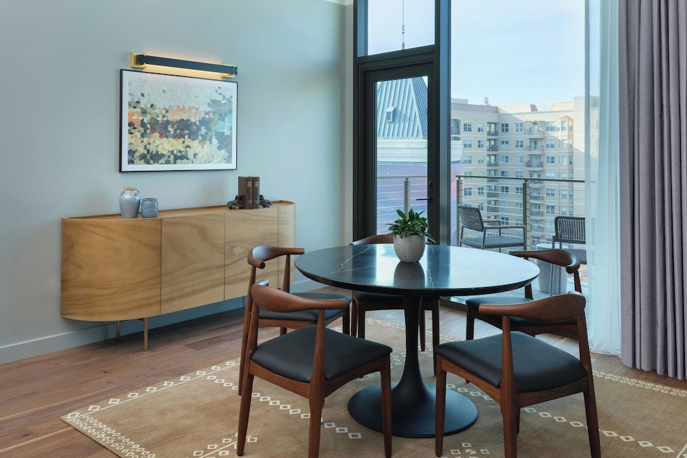Adams, Tower, 1 Bedroom Penthouse Suite, 1 King, Sofa bed, Urban view, Top floor, Tub, Balcony photo 2