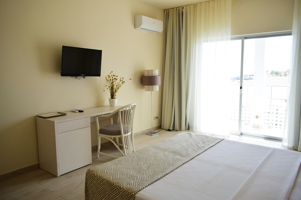 Standard Double or Twin Room - Photo 6