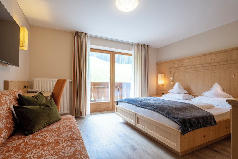 Standard Double Room, Balcony, Mountain View photo 2