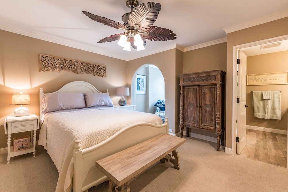 Condo, 2 Bedrooms