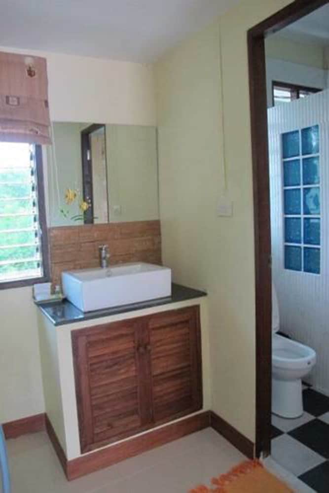 Deluxe Triple Room photo 2