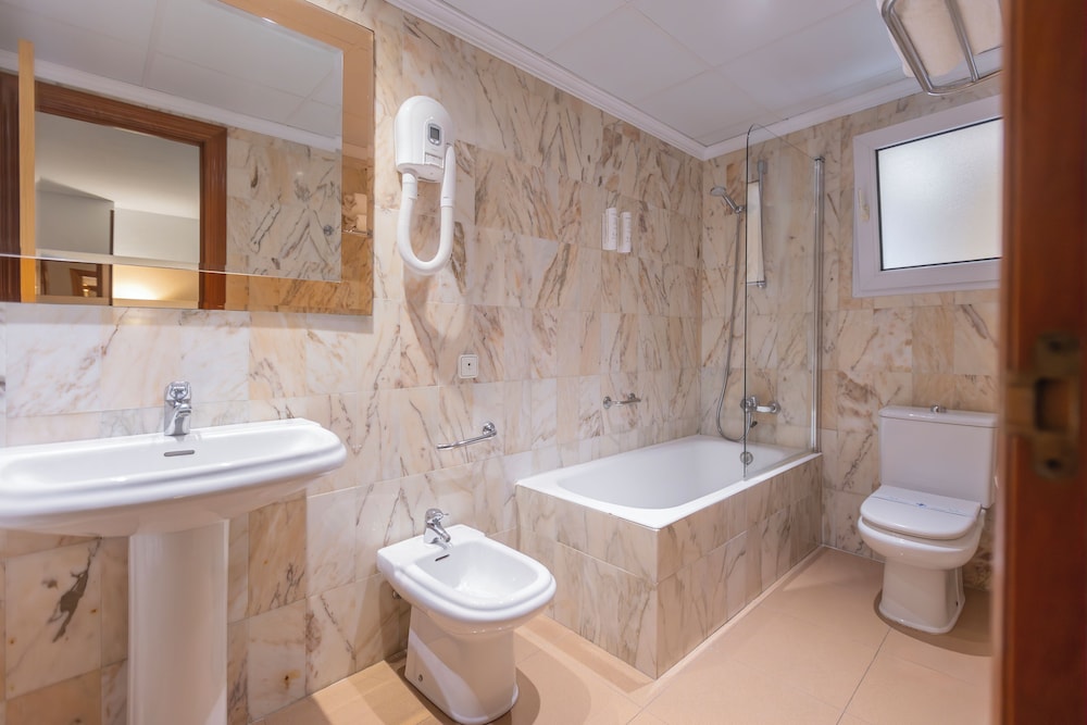 Double or Twin Room photo 2