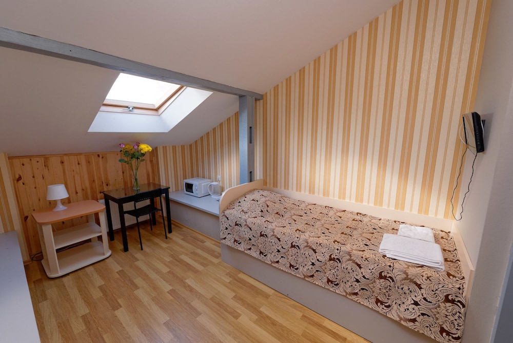 Economy Single Room, Shared Bathroom