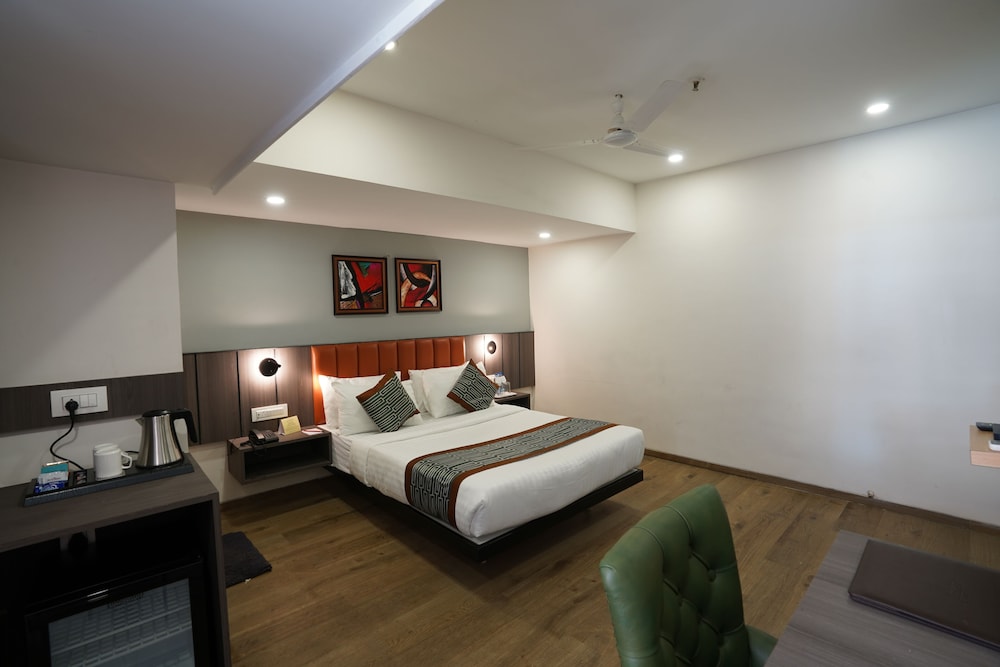 Executive Room - Photo 6