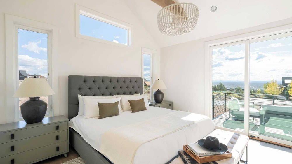 House (4 Bedrooms) photo 2