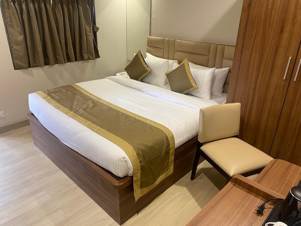 Deluxe Room - Photo 5