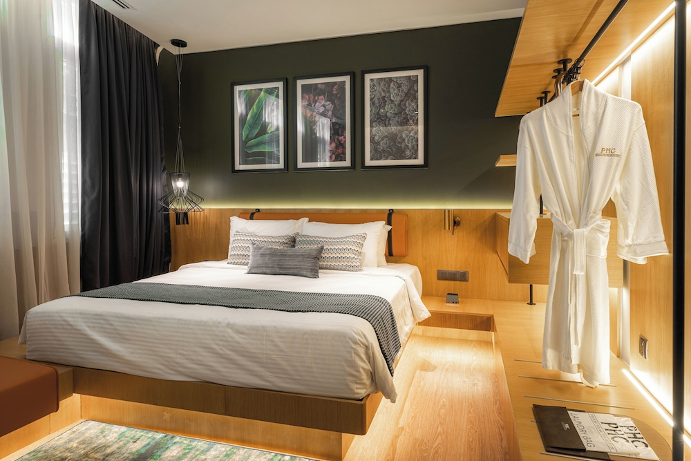 Executive Loft, 2 Bedrooms - Photo 4