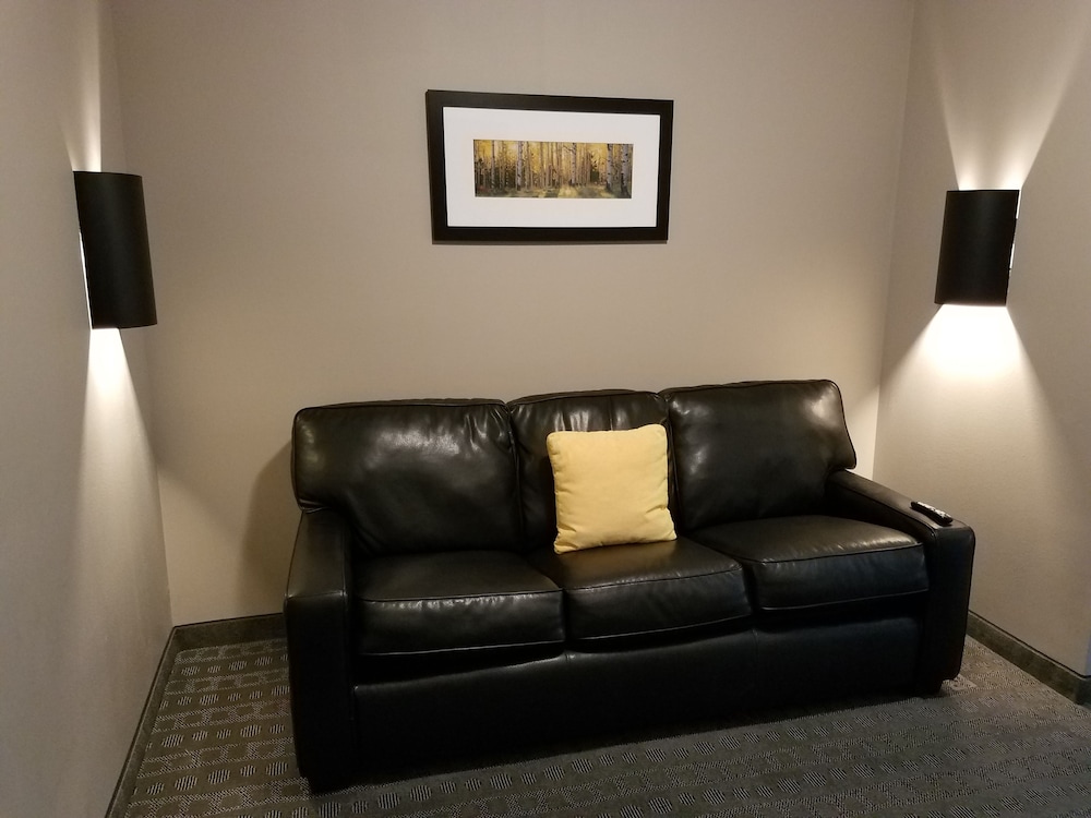 Standard Suite, 1 King Bed with Sofa bed photo 1