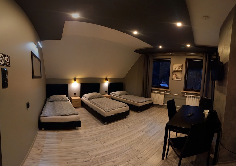 Standard Triple Room, 3 Twin Beds, Garden View photo 1