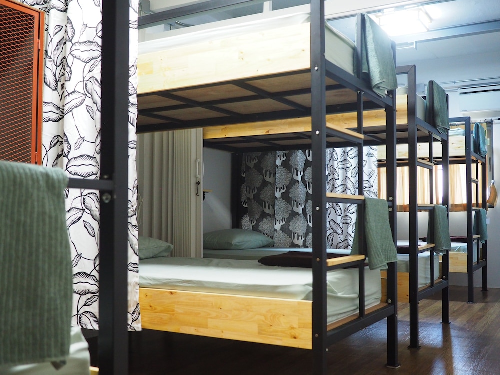8-Bed Mixed Dormitory photo 1