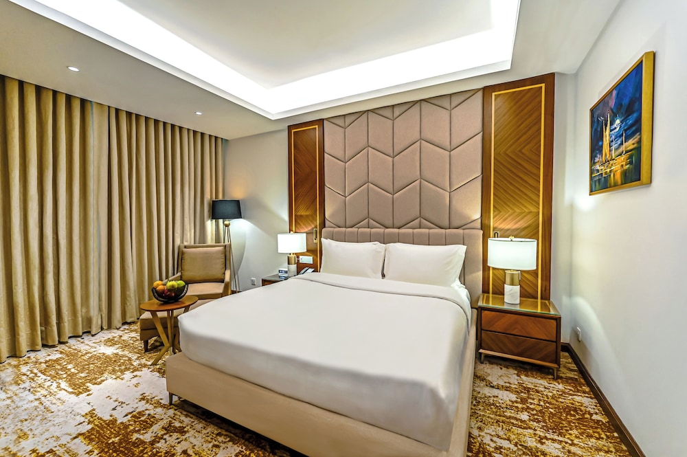 Classic Room, 1 King Bed photo 1
