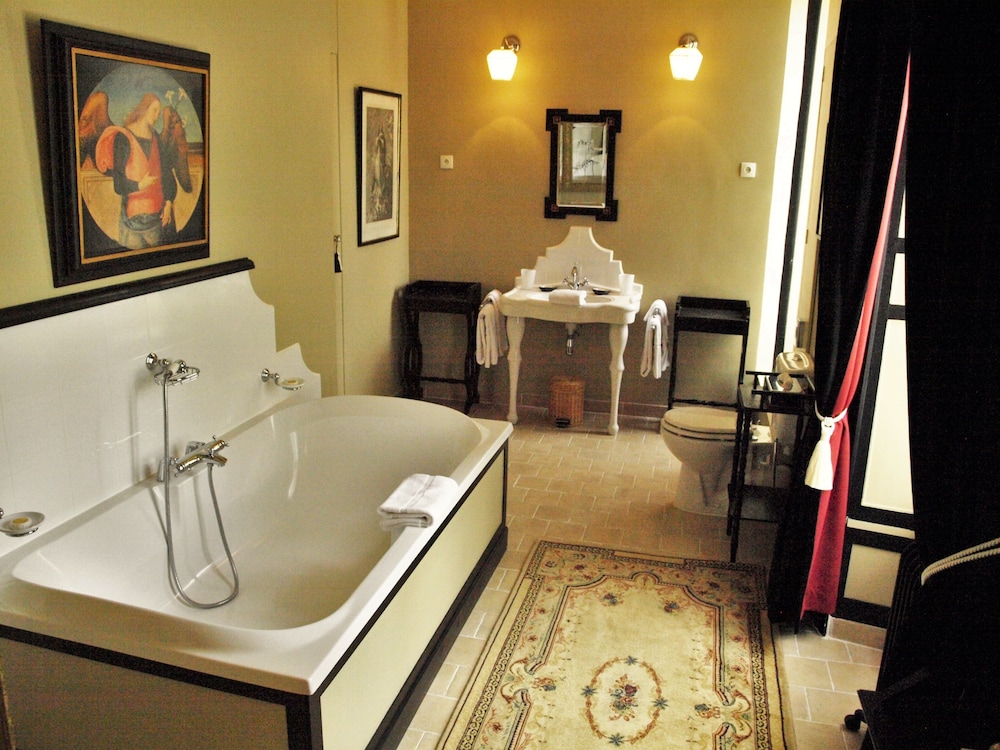 Double Or Twin Room (Prestige Fragrances) photo 3