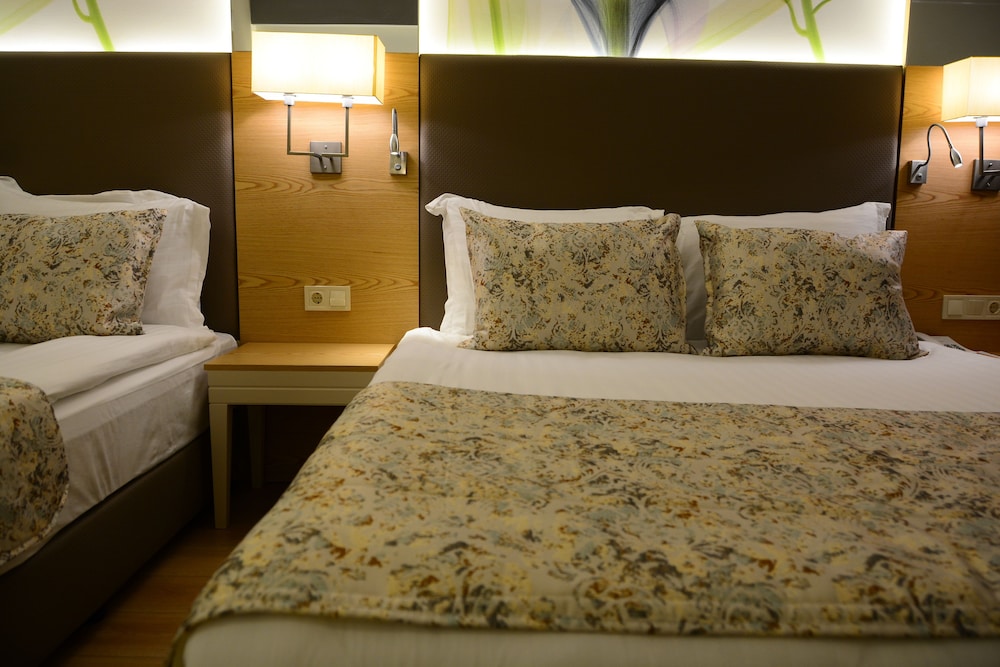 Standard Triple Room photo 2