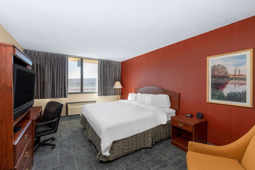 Room, 1 King Bed, Non Smoking - Photo 1