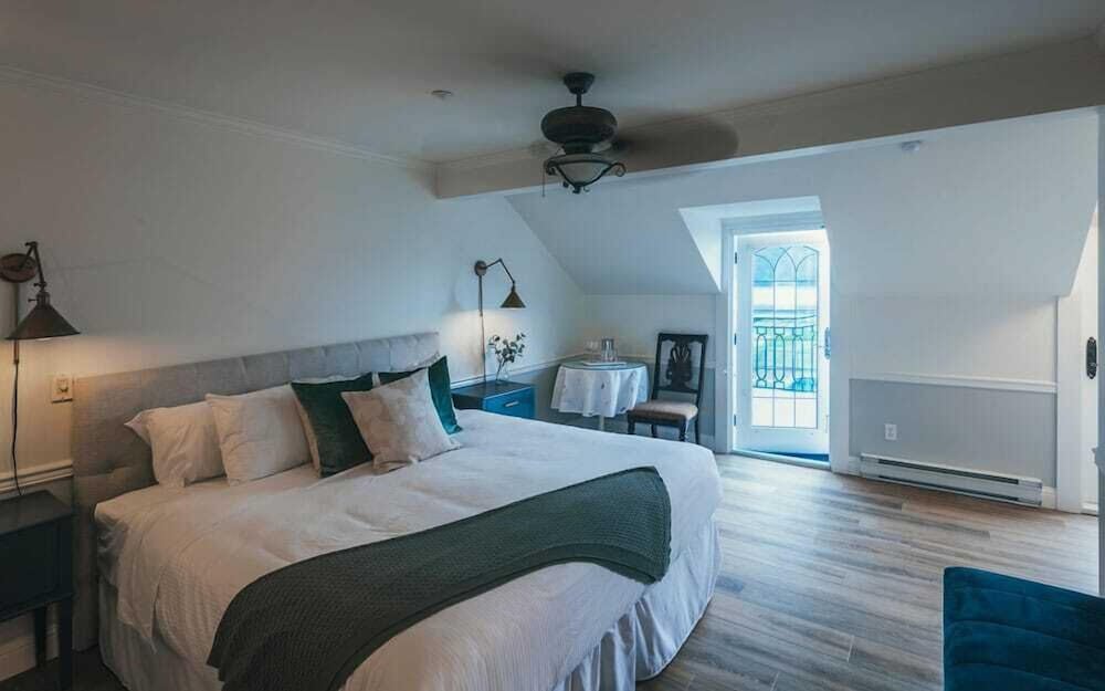 Classic Room, 1 King Bed, River View (Betty Anne's Room - Not Pet Friendly)