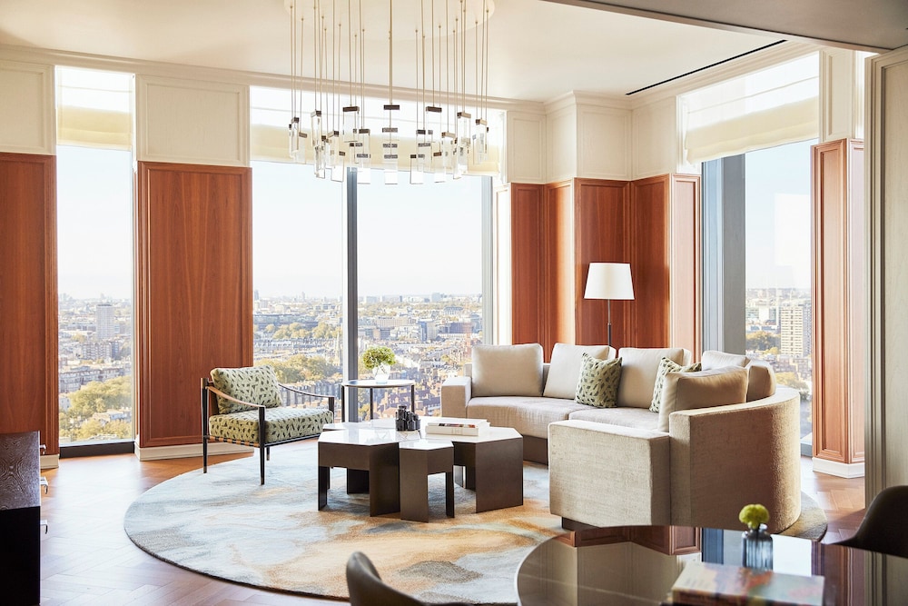 Suite (Ambassador)