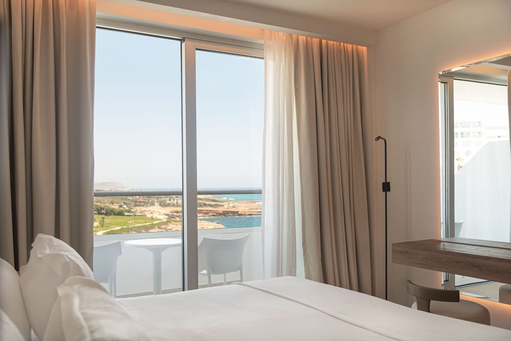 Family Room, 2 Bedrooms, Partial Sea View