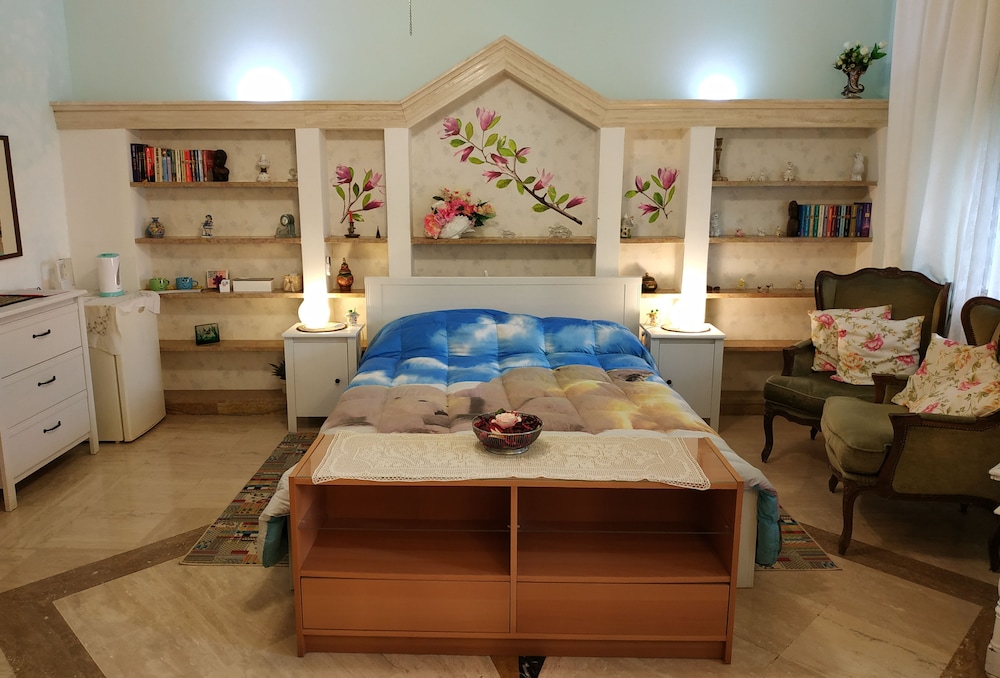 Superior Room, 1 Queen Bed, Private Bathroom, Lake View