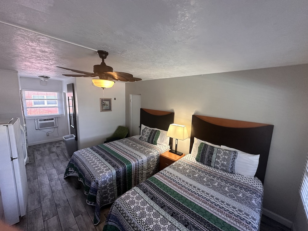 Room, 2 Double Beds, Kitchenette