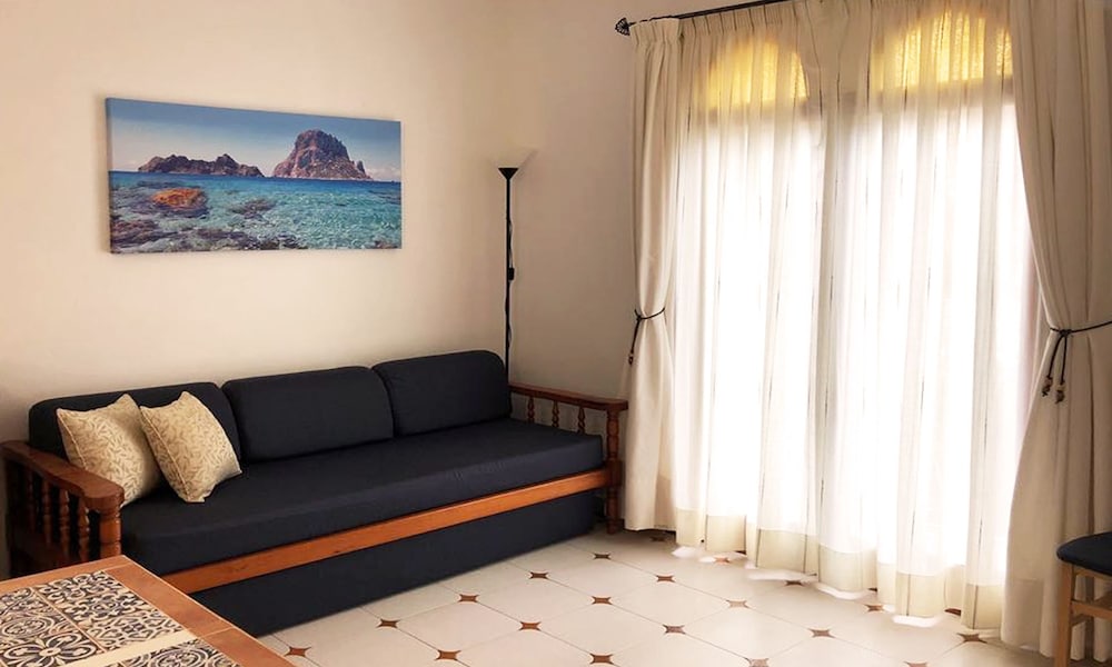 Apartamento Económico, 1 Habitación, Cocineta, Vista al Patio