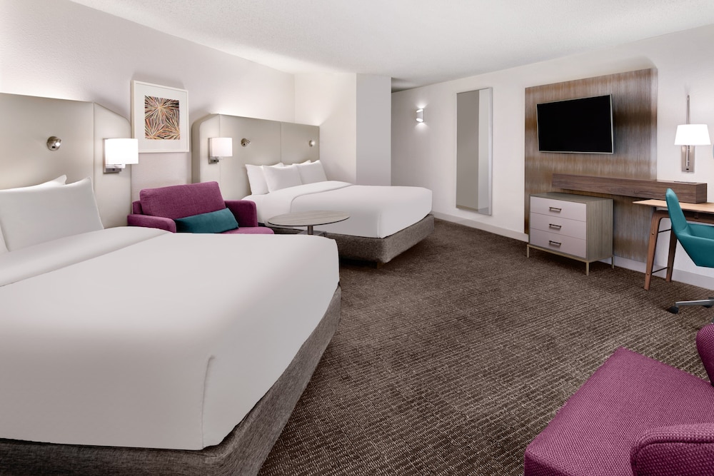 Premium Room, 2 Queen Beds, Corner (Worklife) photo 1