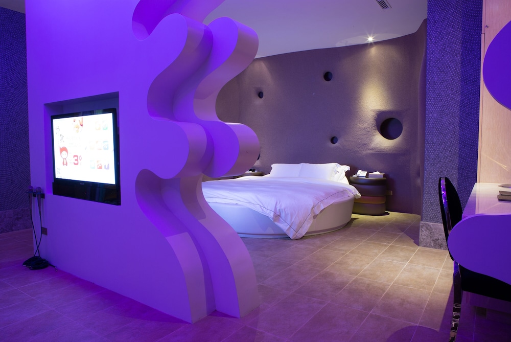Deluxe Double Room Check in time starts from 6pm photo 1