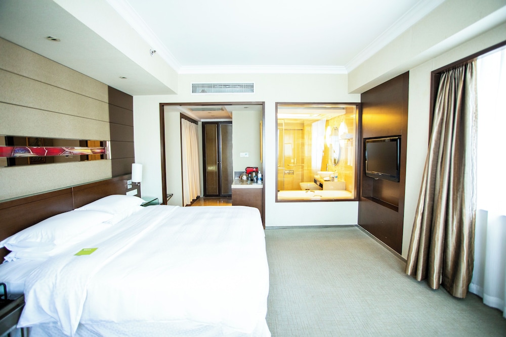 Business Room, 1 King Bed, City View - Photo 2