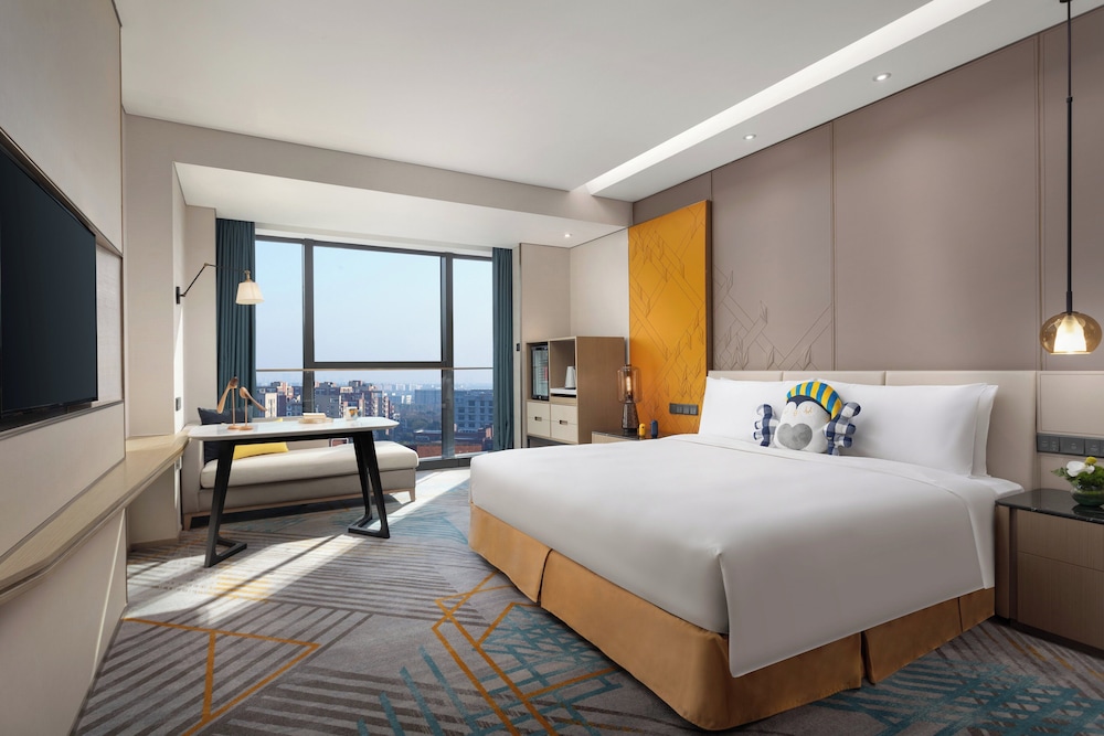 Standard Room, 1 King Bed, Club Lounge Access