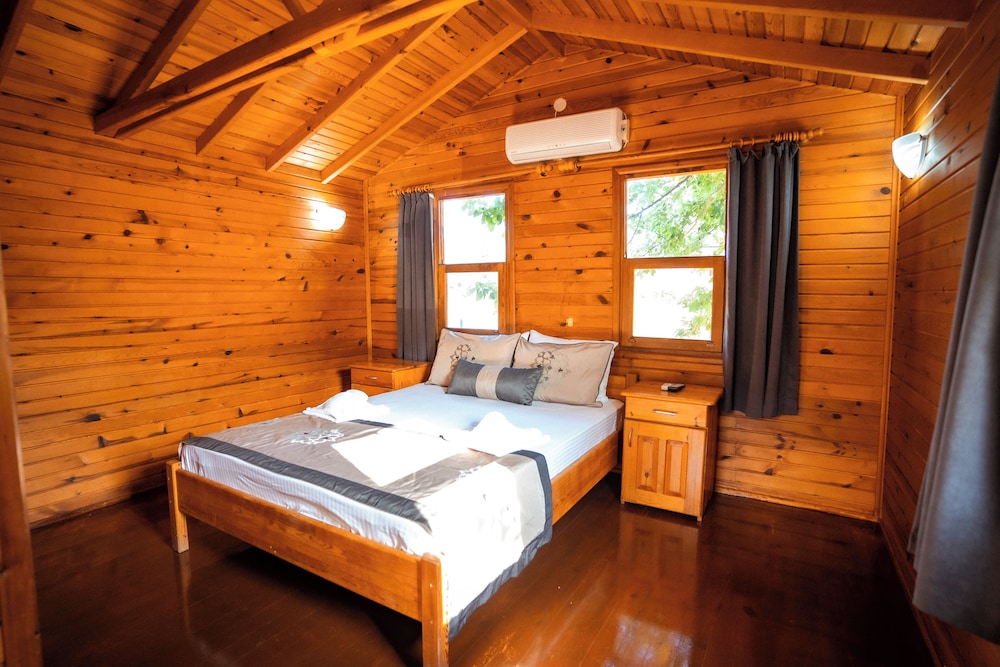 Standard Bungalow, Multiple Beds, Garden View