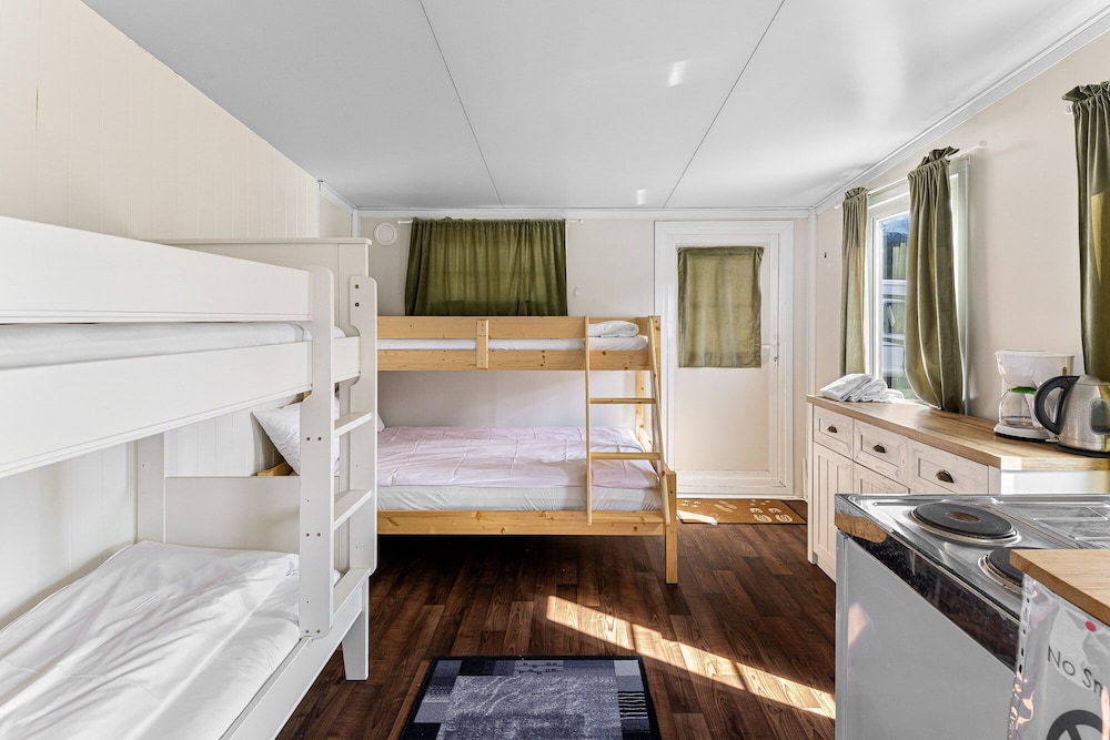 Economy Cabin (5 Persons) photo 1