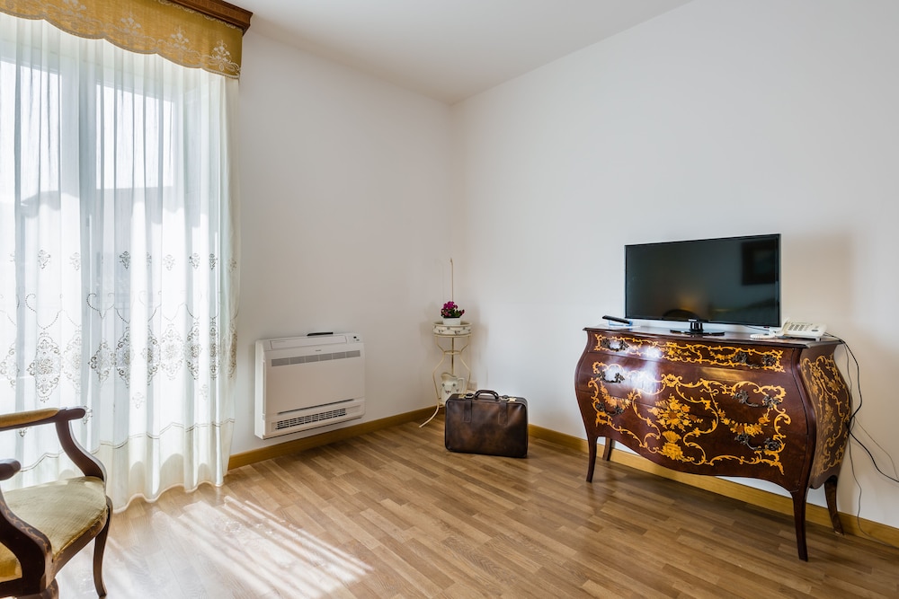 Superior Double Room (Giardino dei Limoni Dolci)