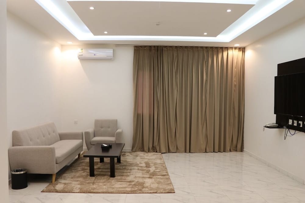 Family Apartment - Photo 6
