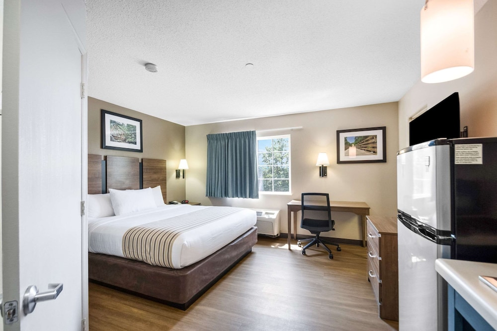 Room, Multiple Beds, Non Smoking (Efficiency) photo 1