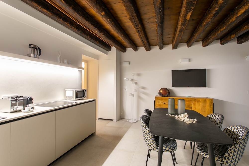 Family Apartment, 2 Bedrooms, 2 Bathrooms, Ground Floor photo 3