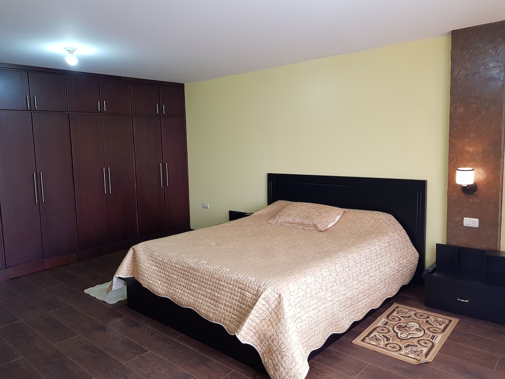 Business Suite, Hot Tub photo 1