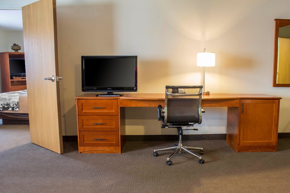 Suite, Multiple Beds, Non Smoking photo 2