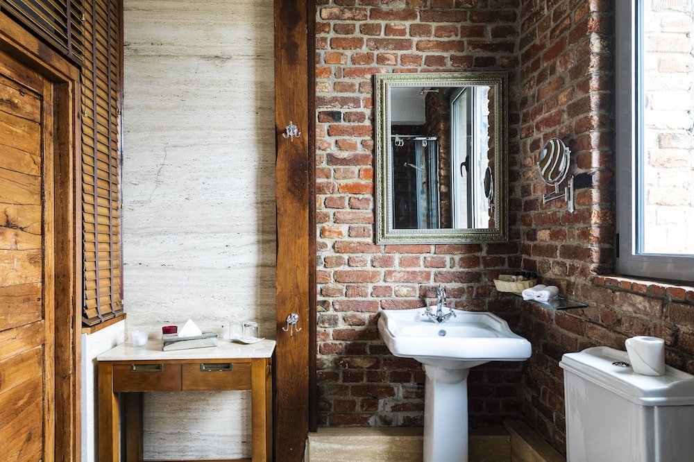 Boutique Room - Photo 8