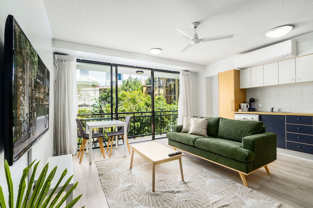 Studio, 1 Bedroom