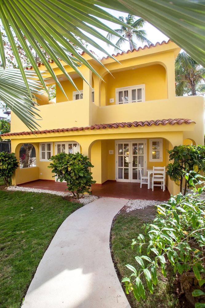 Los Corales Villas Classic Junior Suite photo 3