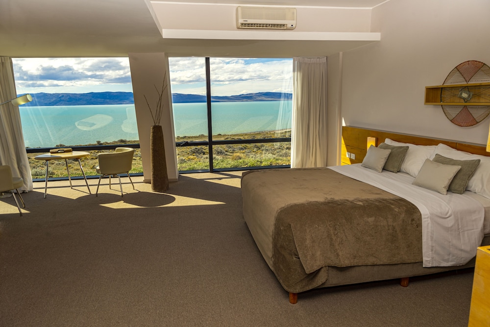 Suite, Lake View