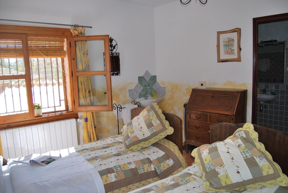 Family Suite, 2 Bedrooms, Terrace, Hill View photo 2