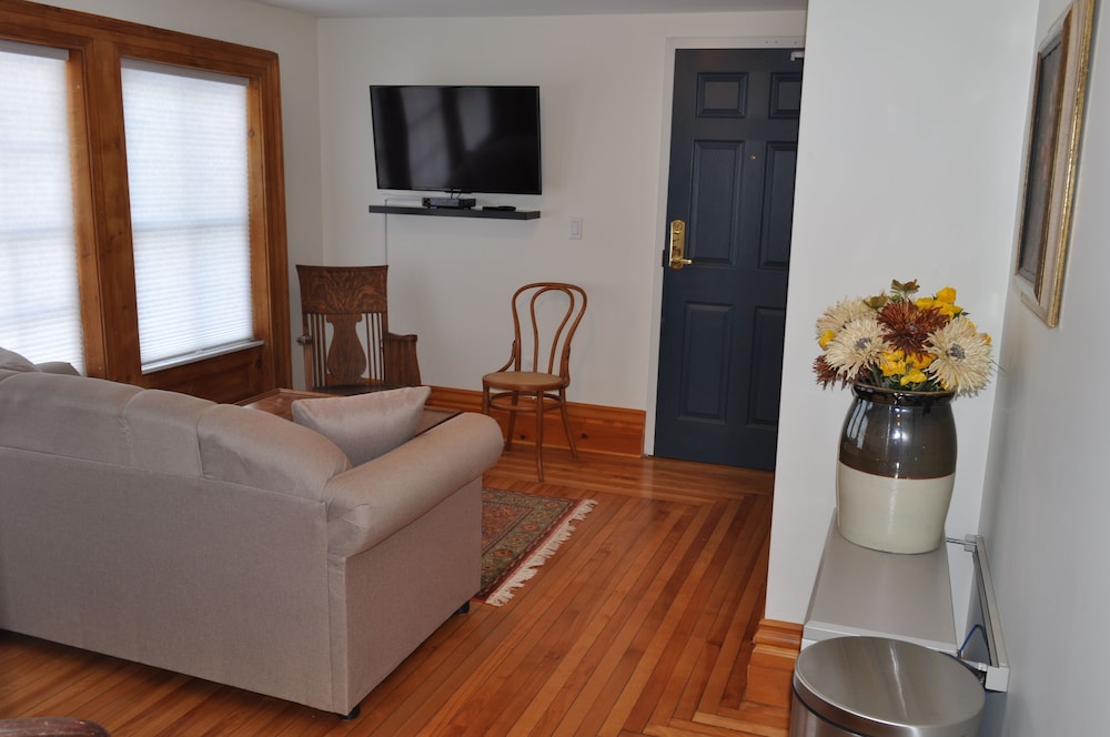 Premier Suite, 1 Queen Bed, Non Smoking, Kitchenette