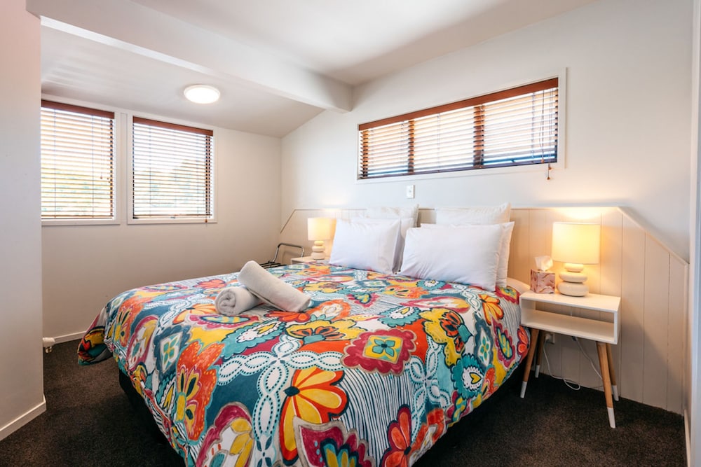 Two Bedroom Apartment with Ocean View - Photo 5