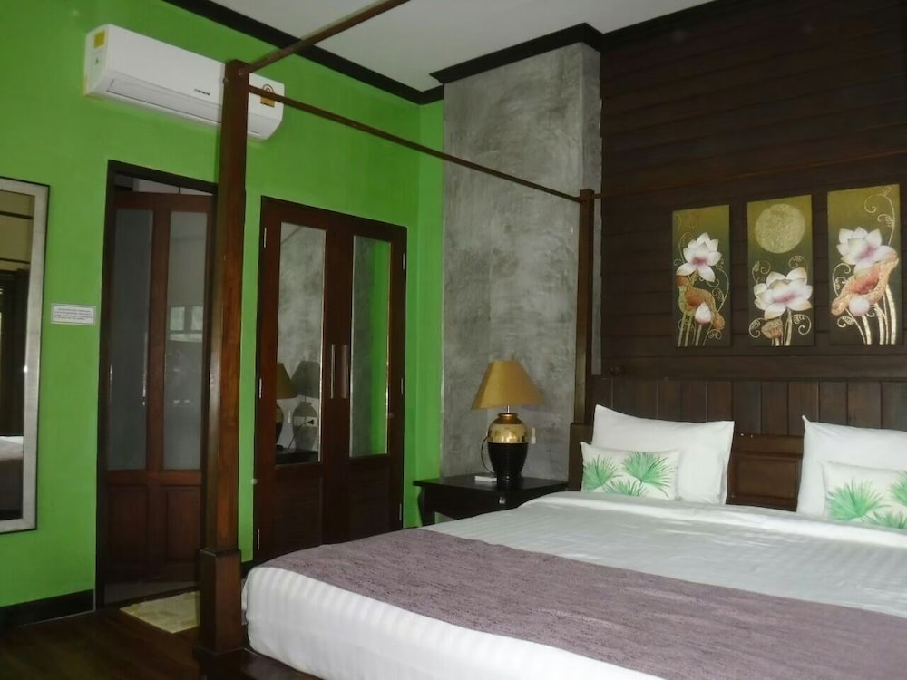 Beach access 2BR with Private Pool - Photo 3