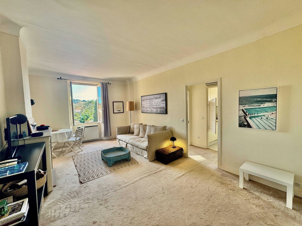 Apartment photo 2
