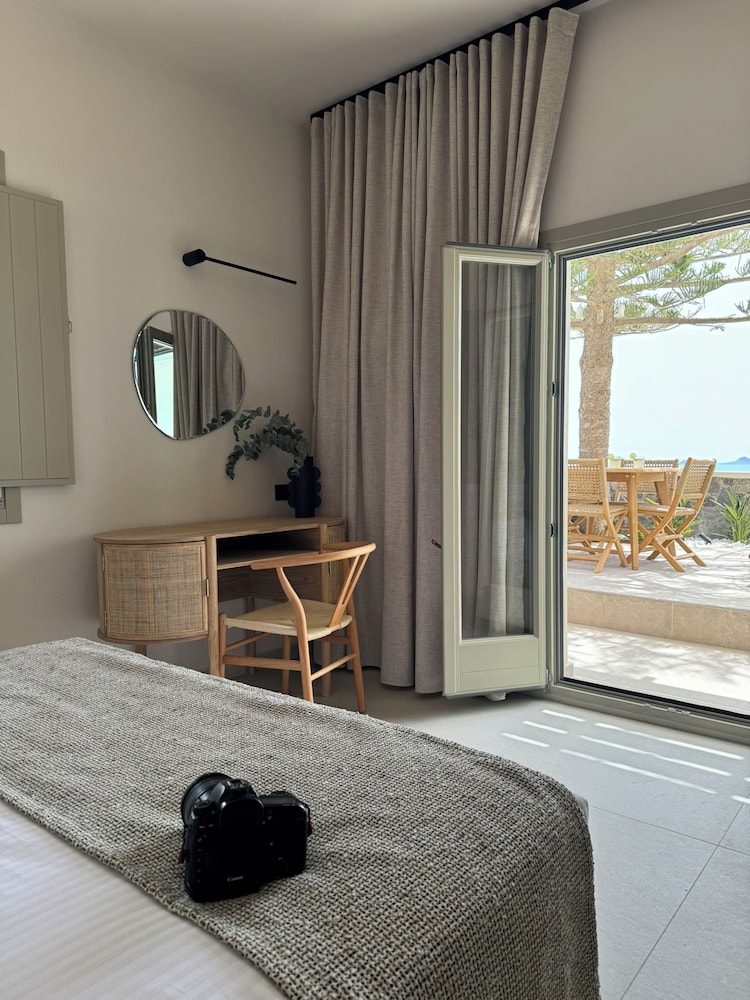 Deluxe Apartment, 2 Bedrooms, Heated Private Pool, Ocean View