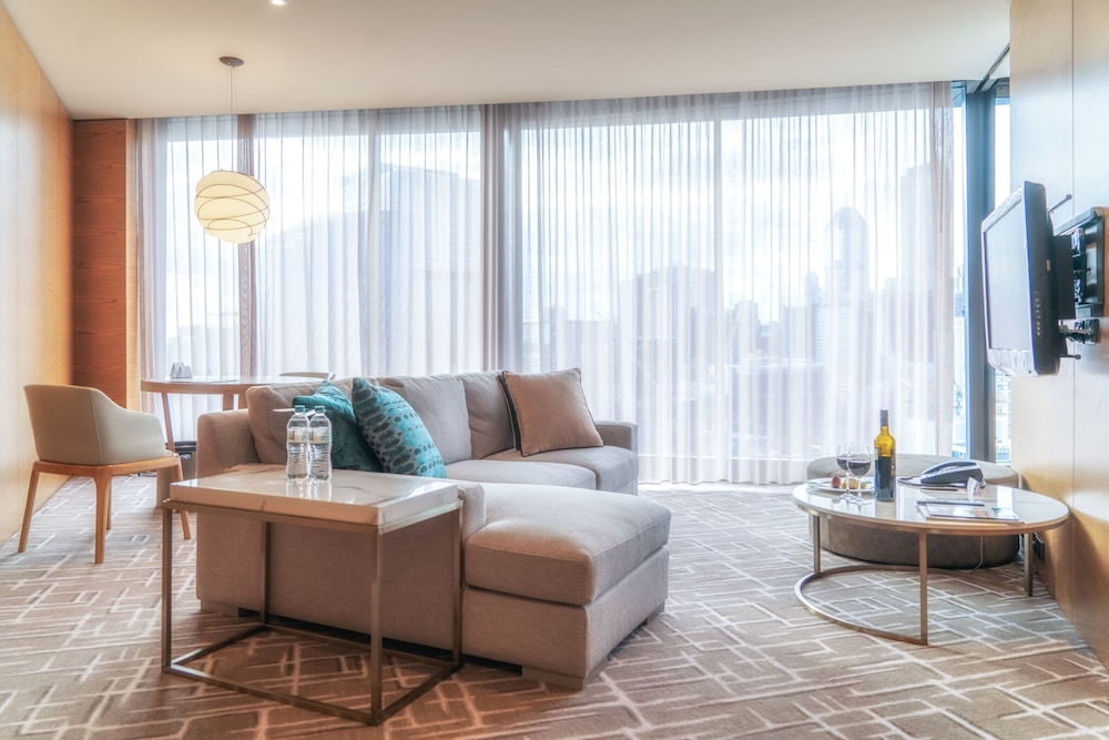 Panoramic Suite (Pacific Club Access)