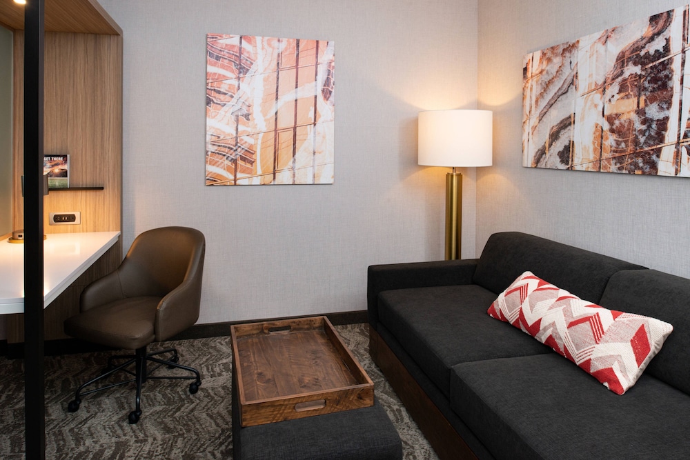 Suite, Multiple Beds - Photo 1